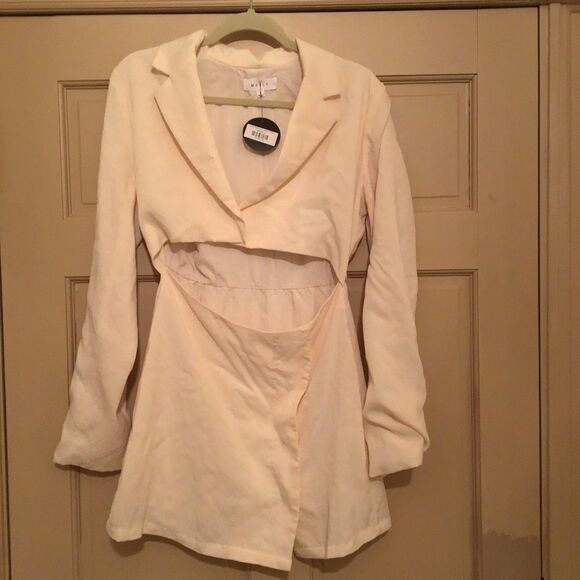 NWT Mable Cut to Business Cream Dress - Picture 3 of 8